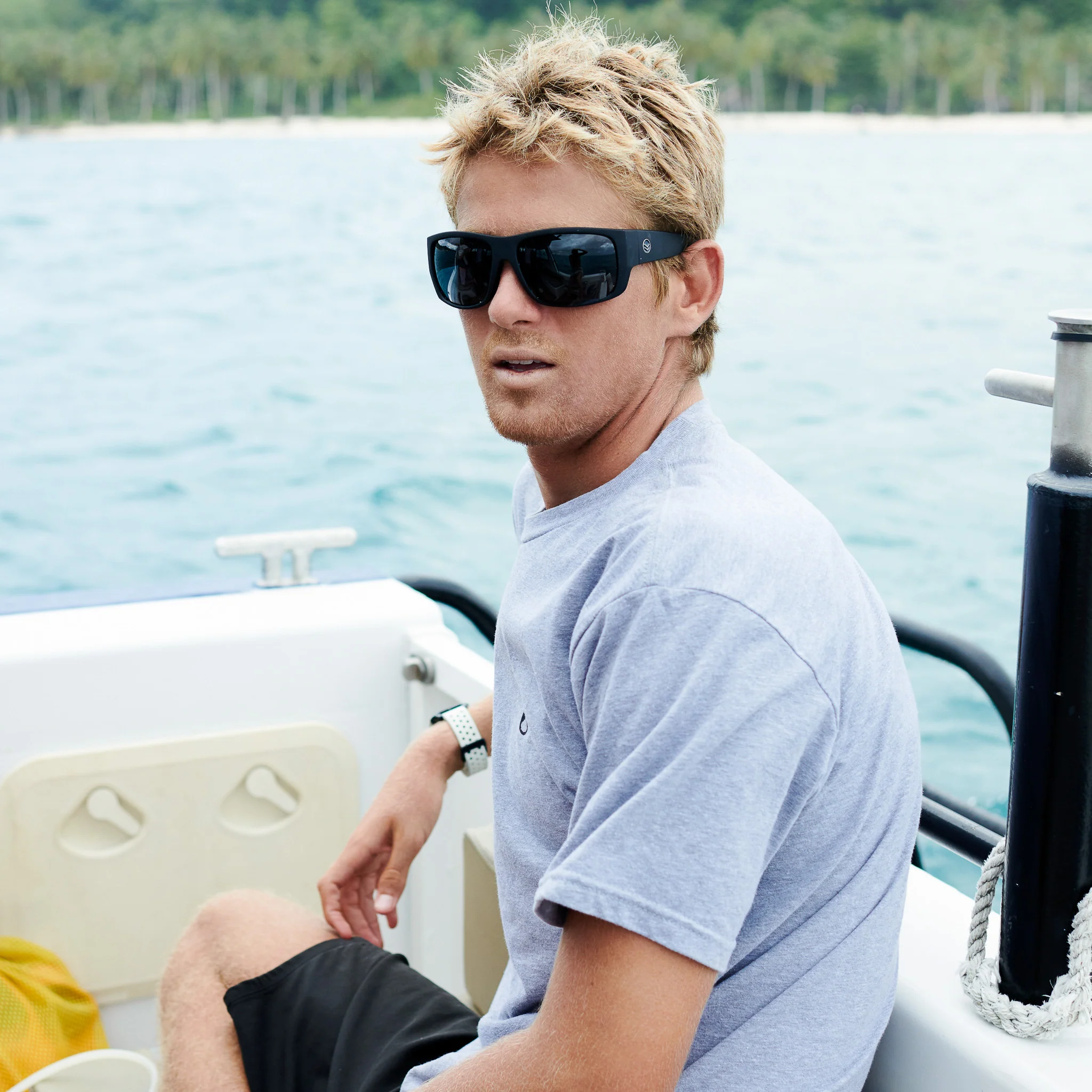 CAPTAIN - Image 14